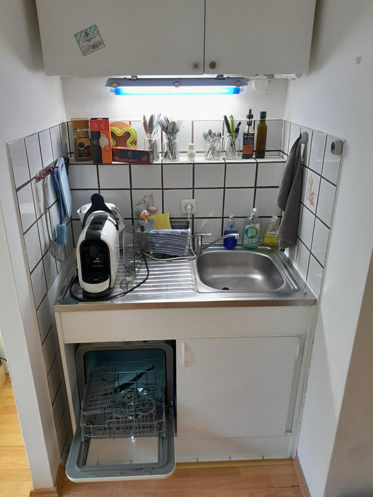 Apartment Mit Kueche Und Balkon Oder Terrasse, Ruhig Und Gut Erreichbar 피딩 외부 사진